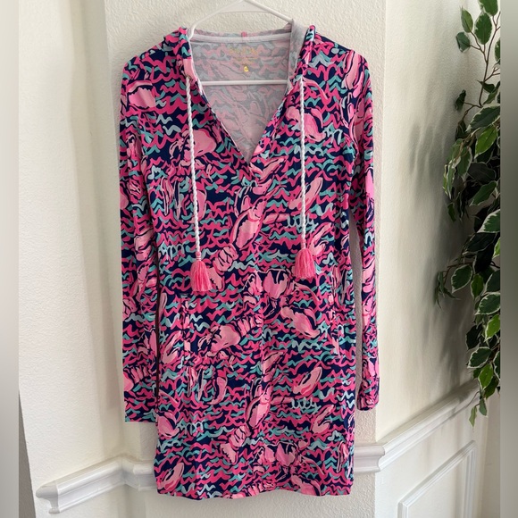 Lilly Pulitzer Vibrant Pink and Blue Cover-Up
Dress - Picture 3 of 7